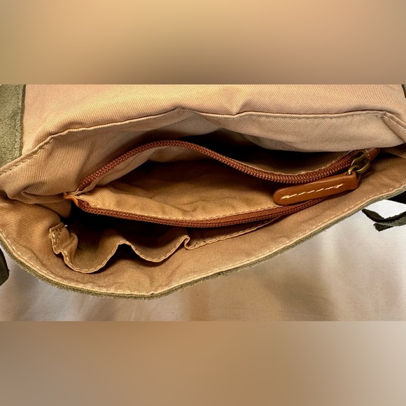 New With Tags The Sak Silverlake Crossbody In Moss Suede Green Color - Picture 13 of 15